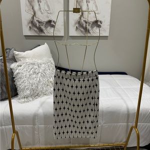 Adorable Black/White Patterned Pencil Skirt !